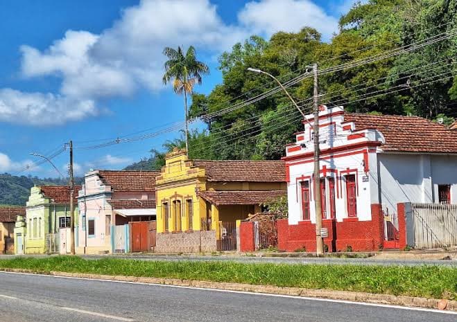 Beira do asfalto em Santa Rita do Sapucaí